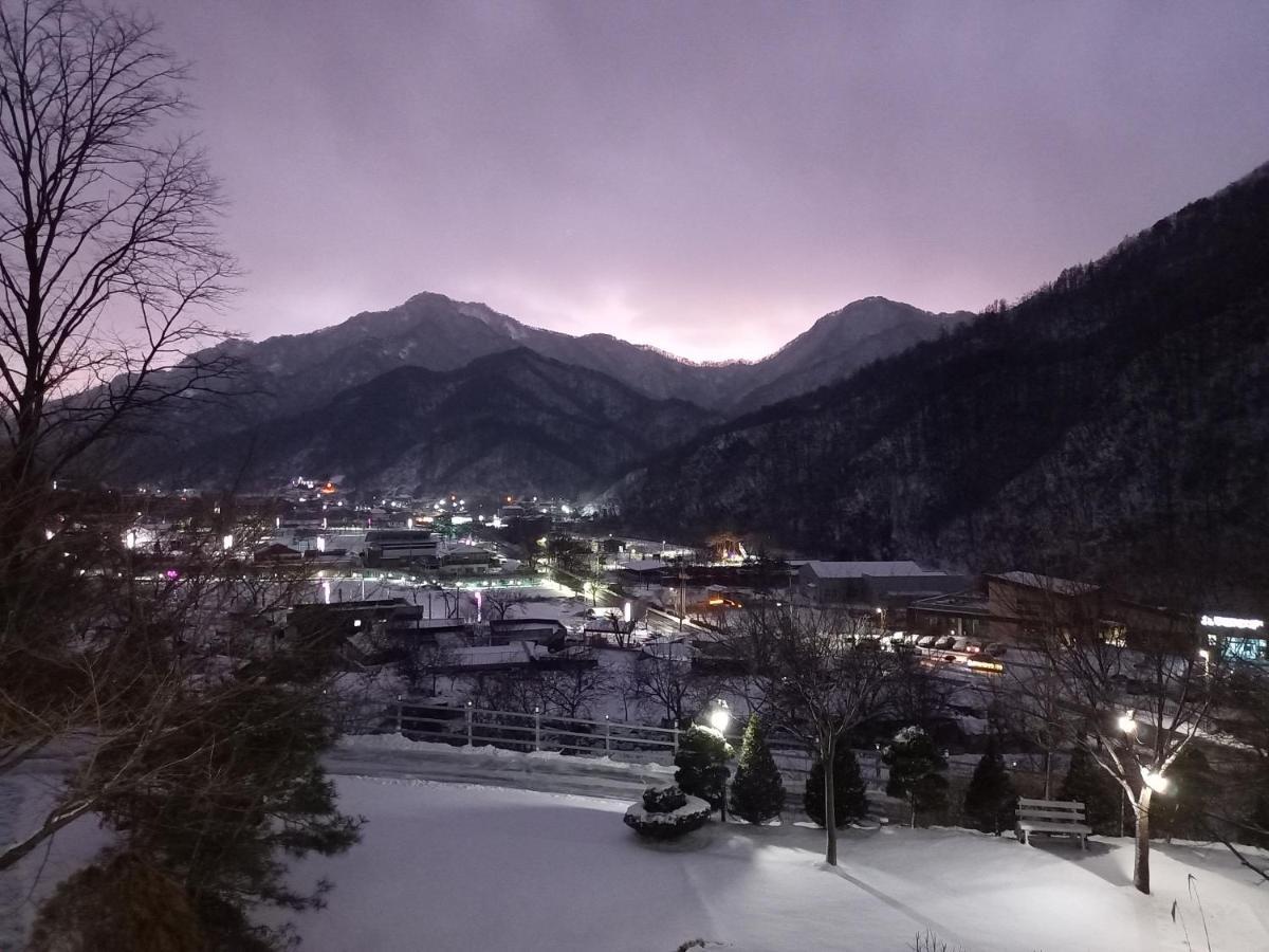 Chamjoeun Pension Chech'ŏn Exteriör bild